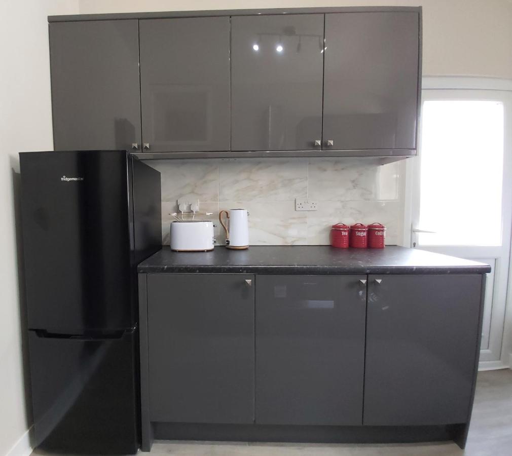 Beautifully Renovated 2 Bed Flat - Close To Beach Apartment Southend-on-Sea Exterior foto