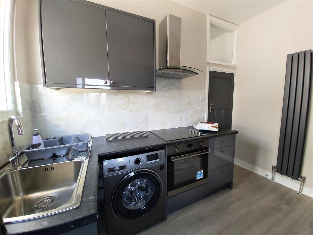 Beautifully Renovated 2 Bed Flat - Close To Beach Apartment Southend-on-Sea Exterior foto