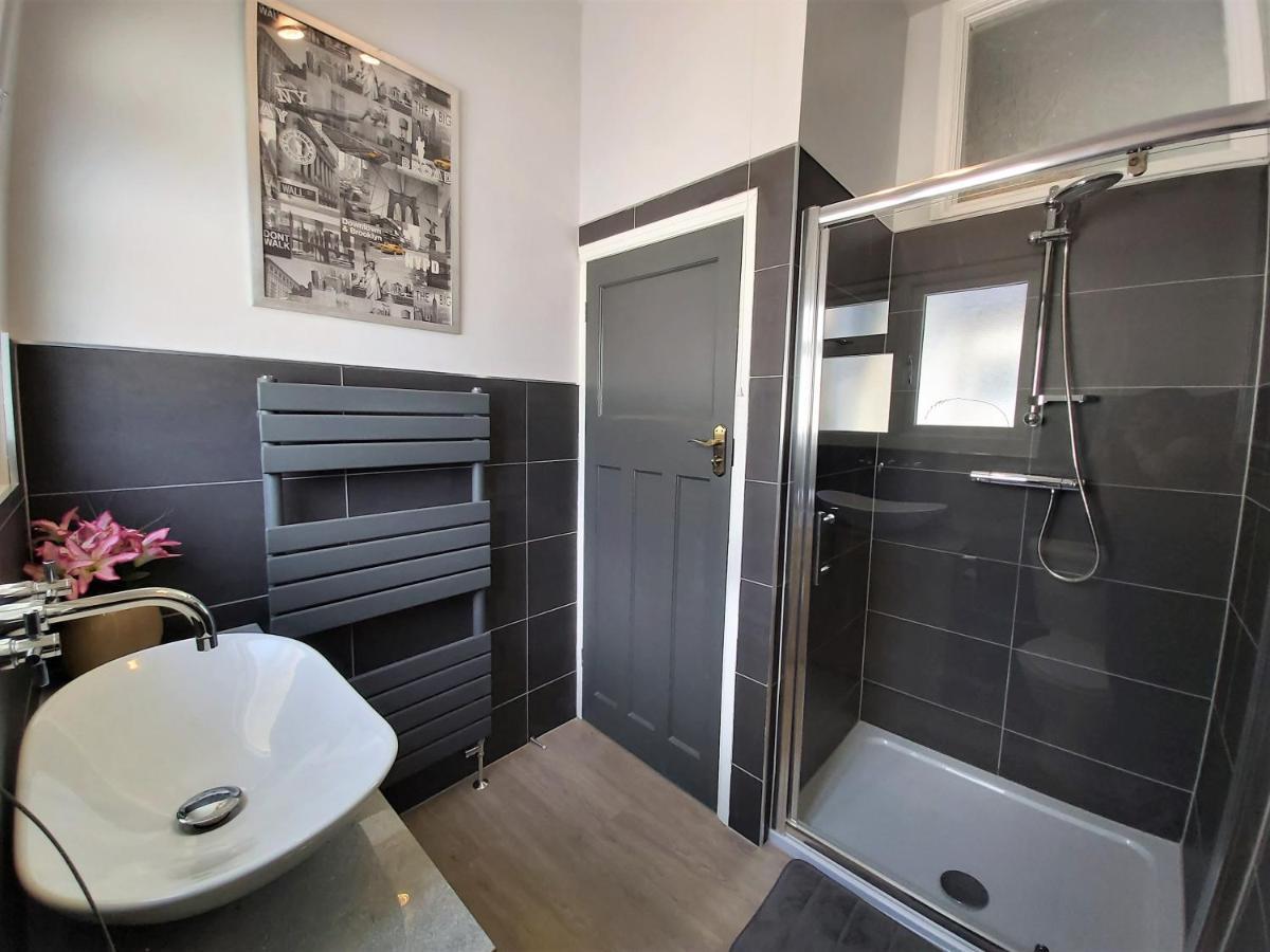 Beautifully Renovated 2 Bed Flat - Close To Beach Apartment Southend-on-Sea Exterior foto