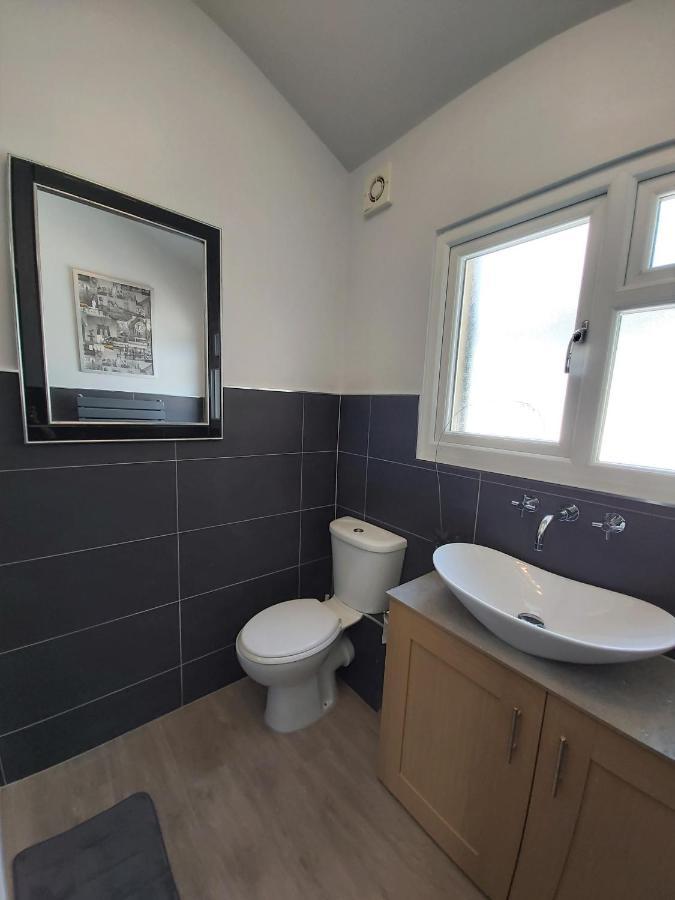 Beautifully Renovated 2 Bed Flat - Close To Beach Apartment Southend-on-Sea Exterior foto
