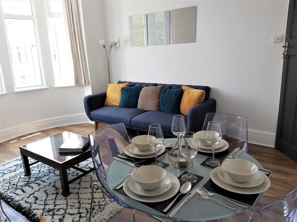 Beautifully Renovated 2 Bed Flat - Close To Beach Apartment Southend-on-Sea Exterior foto