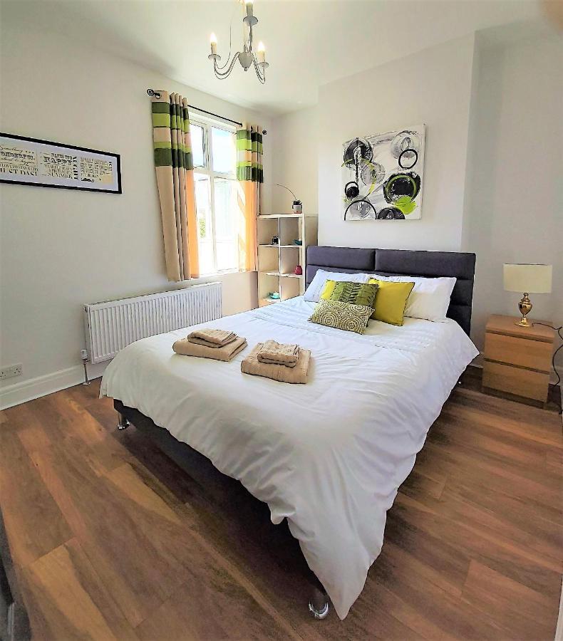 Beautifully Renovated 2 Bed Flat - Close To Beach Apartment Southend-on-Sea Exterior foto